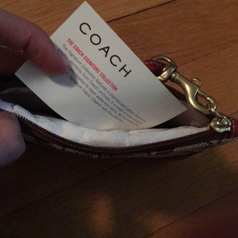 Coach wristlet - Picture 4 of 5